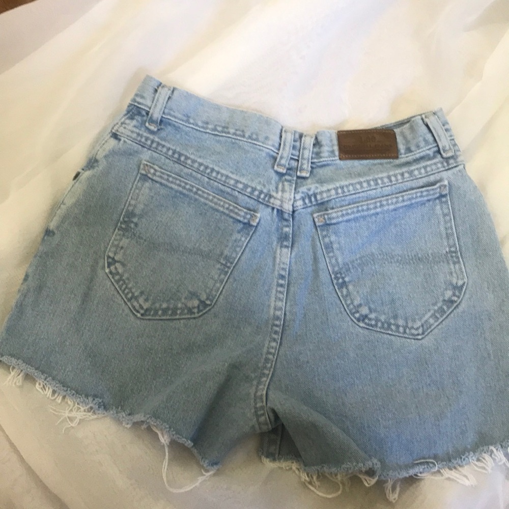 Lee high waisted distressed cutoffs Size 8P - Picture 1 of 6